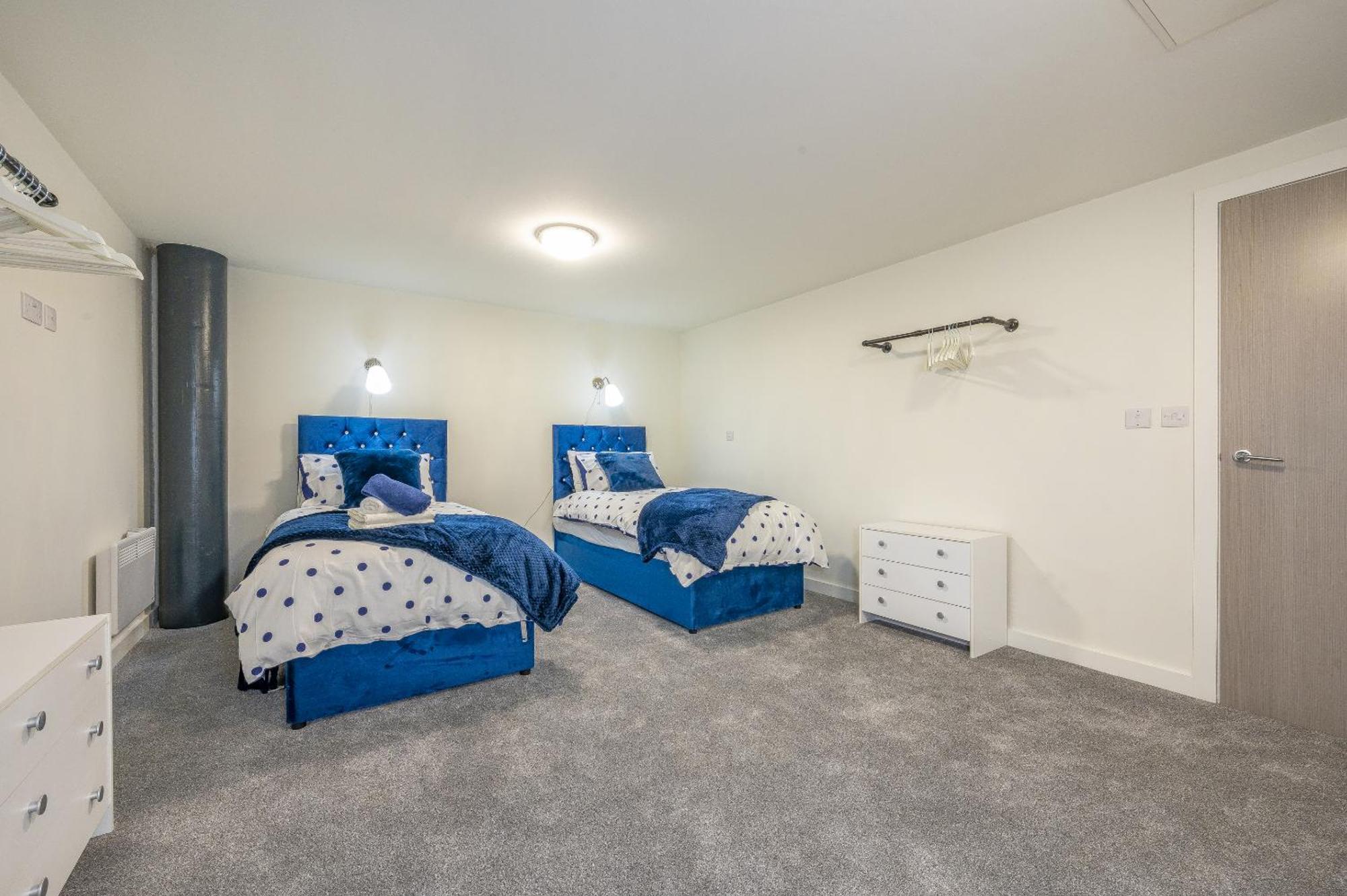Апартаменти Basement Bliss Hideaway Бредфорд Екстер'єр фото
